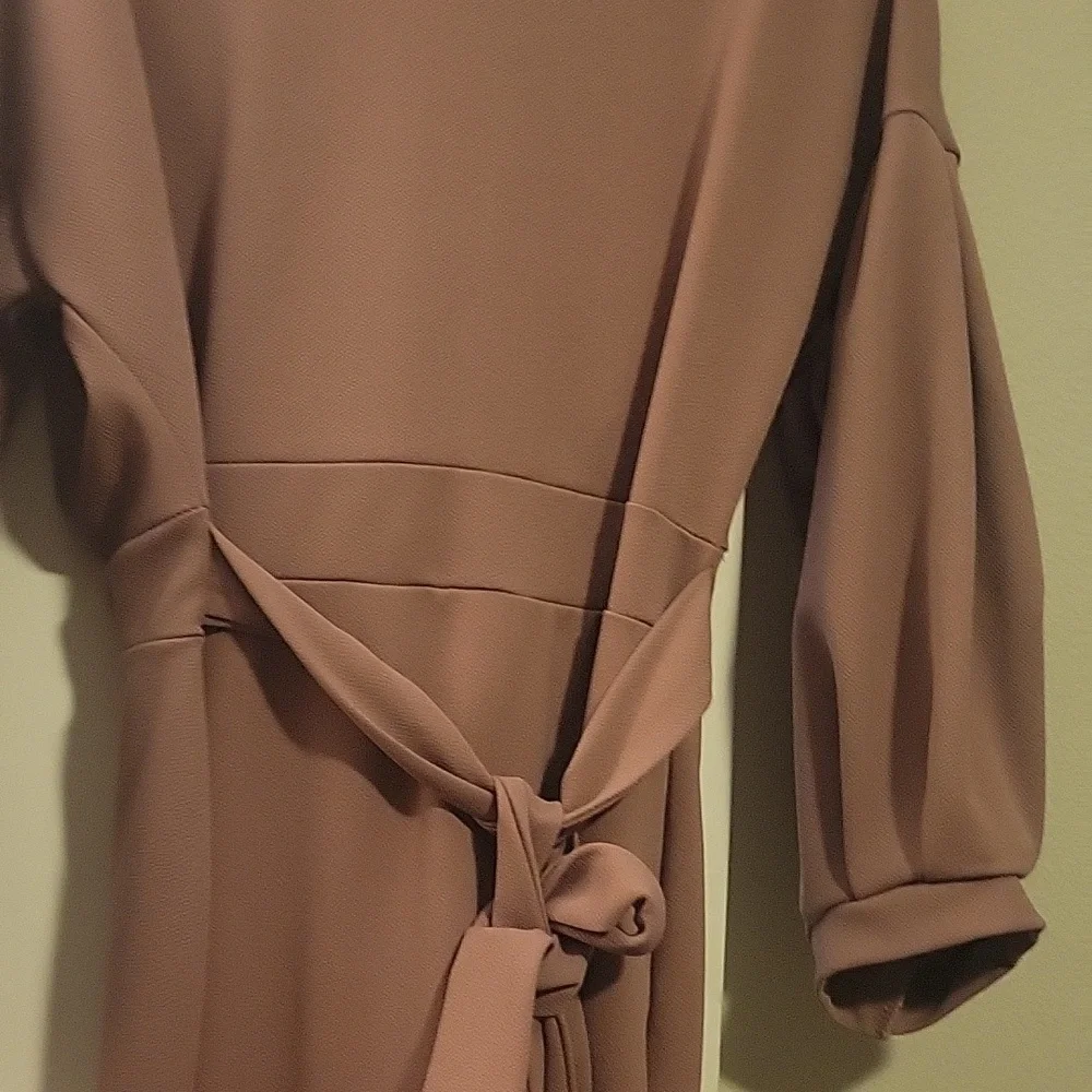 Dress - Picture 3 of 3
